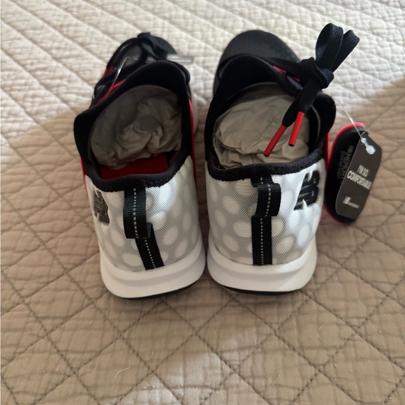 NWT New Balance Disney Minnie Mouse Shoes! - Picture 3 of 9